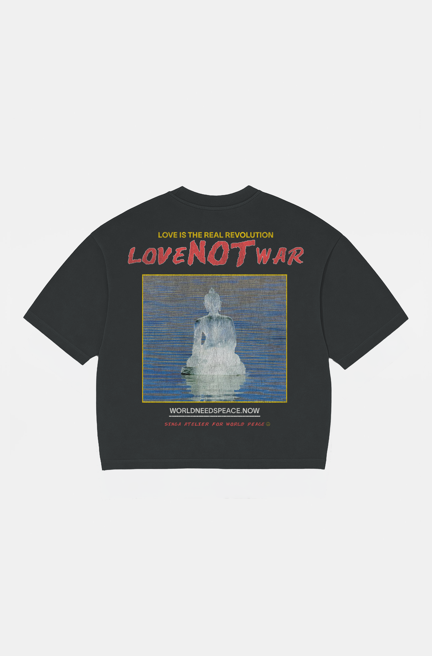 Camiseta Boxy  Over Love Not War Preto Cationizado