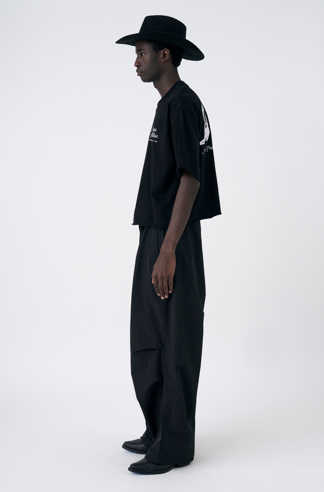 Camiseta Boots Boxy Over Preta