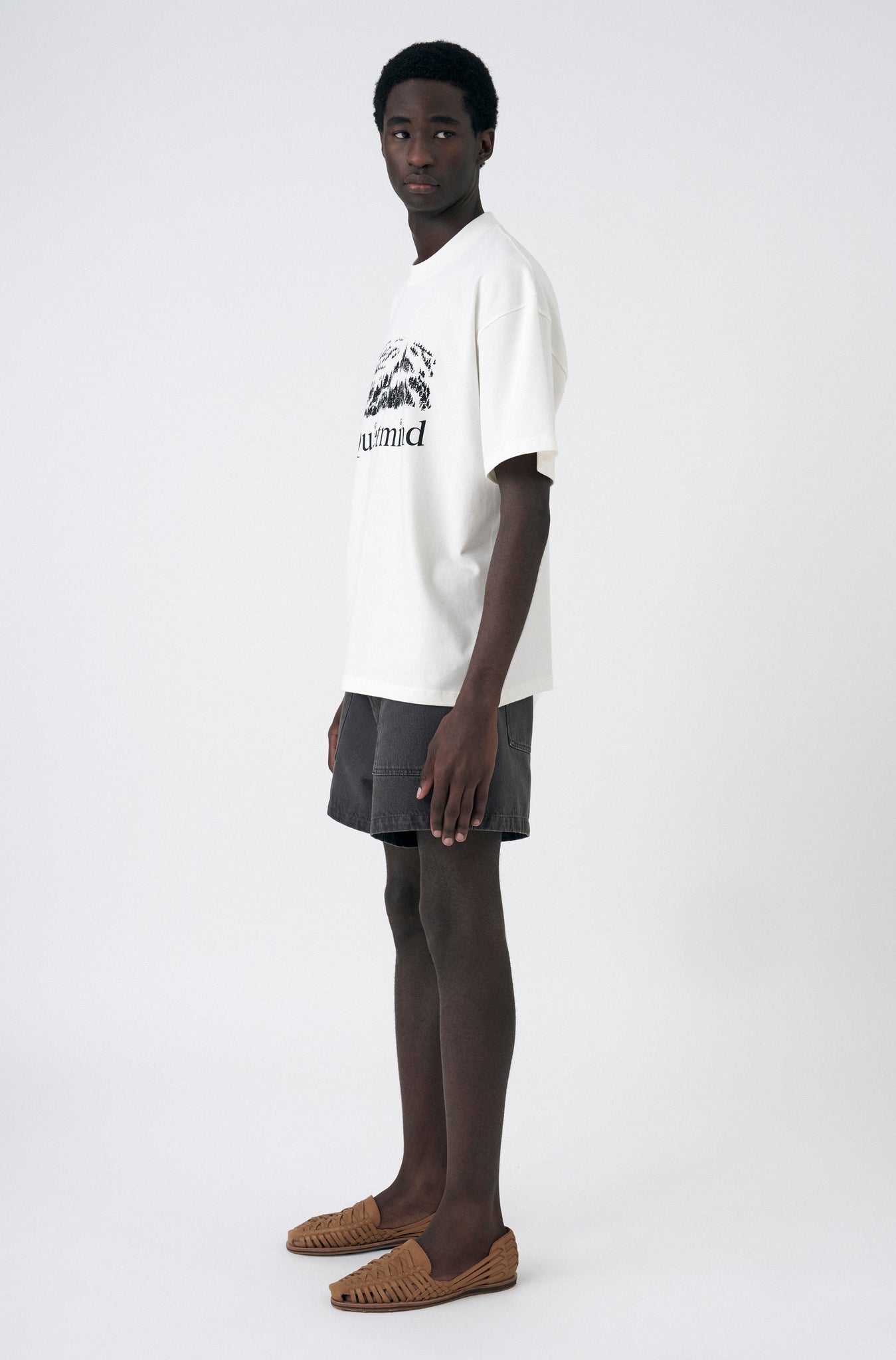 Camiseta Clássica Quiet Mind Crua/Preta