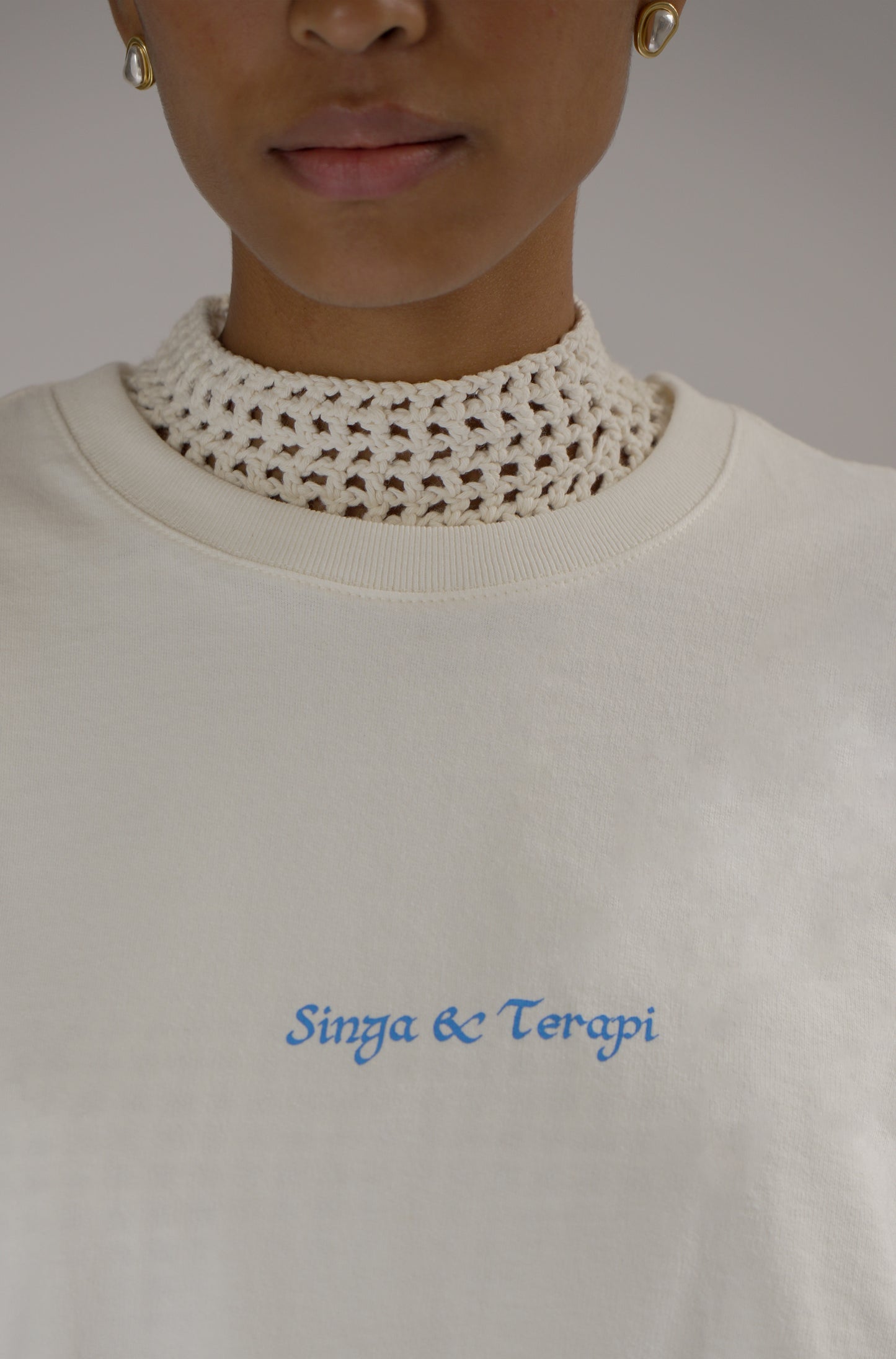 Camiseta Boxy Regular Singa & Terapi Off-white