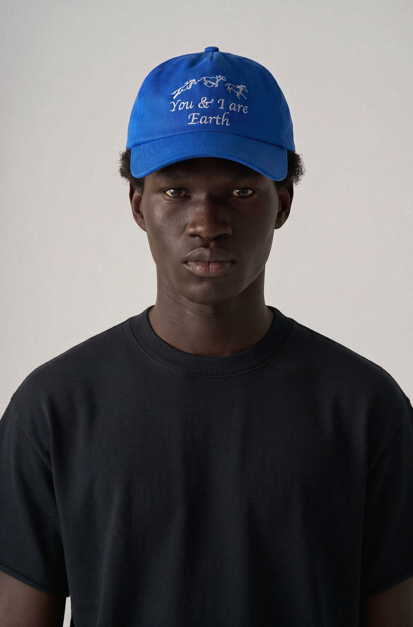 Boné You & I Are Earth